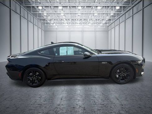 Used 2025 Ford Mustang GT RWD image 6