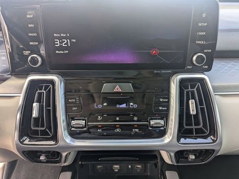 Used 2023 Kia Sorento SX image 20