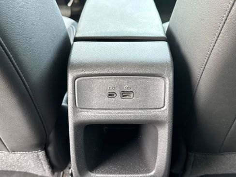 Used 2025 Chevrolet Trax LT w/ LT Convenience Package image 24