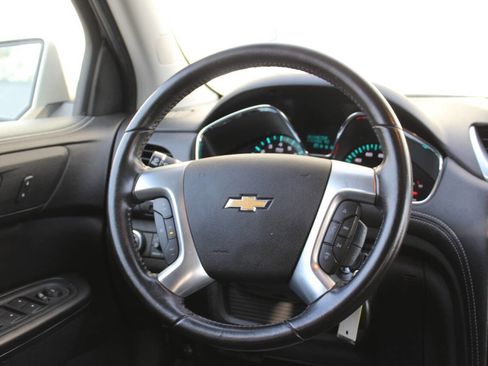 Used 2015 Chevrolet Traverse LT image 23