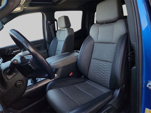 Used 2023 Chevrolet Silverado 1500 ZR2 w/ Technology Package image 26