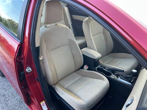 Used 2019 Toyota Corolla LE FWD image 16