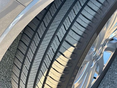 Used 2020 Buick Envision Essence image 11