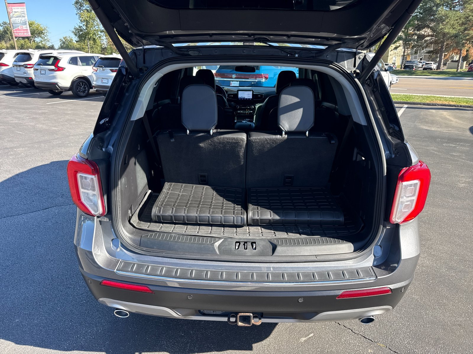 Used 2021 Ford Explorer Limited w/ Equipment Group 301A AWD/4WD image 25