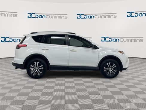 Used 2017 Toyota RAV4 LE image 9