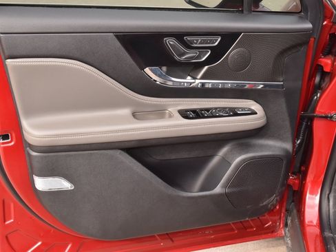 New 2026 Lincoln Corsair Premiere image 33