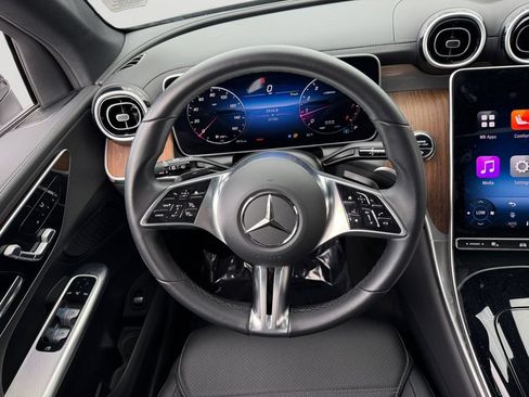 Used 2025 Mercedes-Benz GLC 300 4MATIC image 17