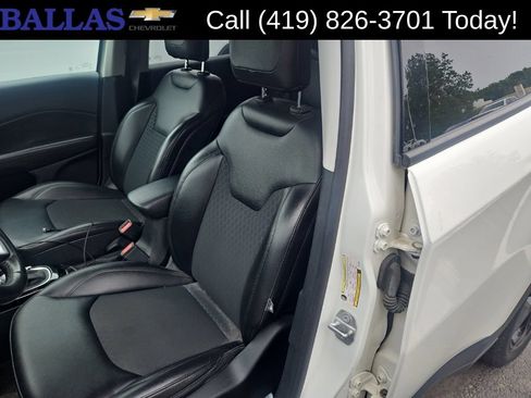 Used 2018 Jeep Compass Latitude w/ Popular Equipment Group AWD/4WD image 5