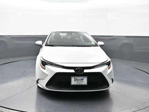 Certified 2022 Toyota Corolla LE FWD image 2