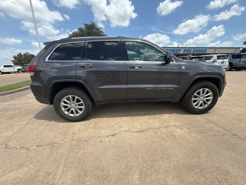 Used 2021 Jeep Grand Cherokee Laredo AWD/4WD image 8