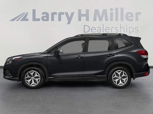 Used 2023 Subaru Forester Premium AWD/4WD image 3