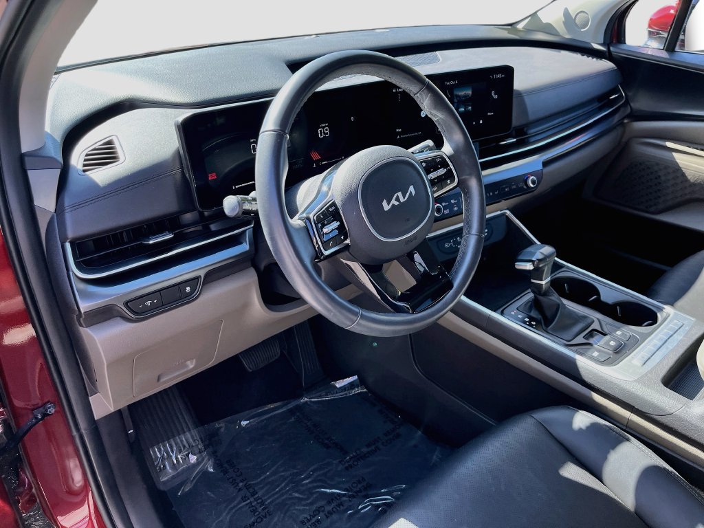 Certified 2025 Kia Carnival FWD image 16