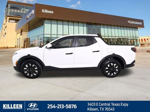 Used 2025 Hyundai Santa Cruz SE FWD image 5