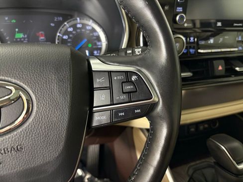Used 2021 Toyota Highlander Limited image 26