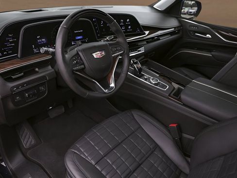 Used 2023 Cadillac Escalade Premium Luxury Platinum image 9