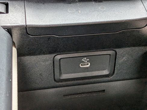 Used 2025 Mercedes-Benz C 300 Sedan image 30