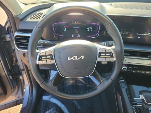 Used 2024 Kia Telluride S image 25
