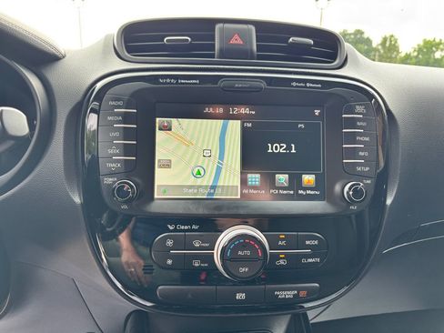 Used 2014 Kia Soul + w/ Audio Package FWD image 16