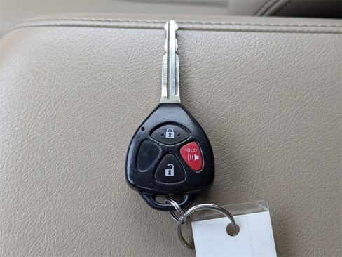 Used 2017 Toyota 4Runner SR5 Premium image 31