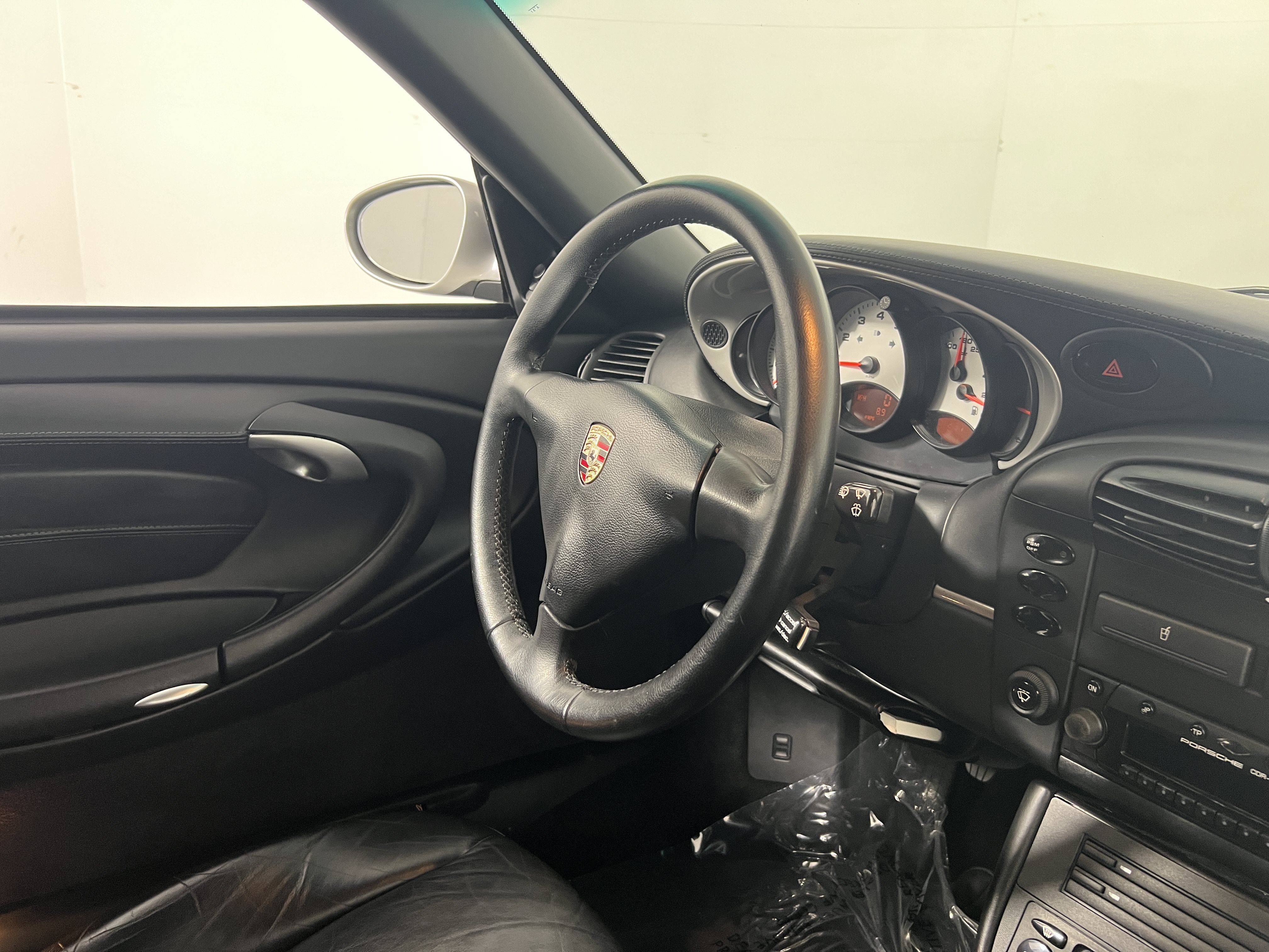 Used 2001 Porsche 911 Cabriolet image 10