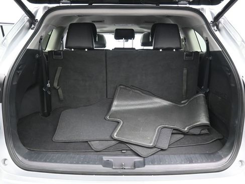 Certified 2021 Toyota Highlander XLE image 31