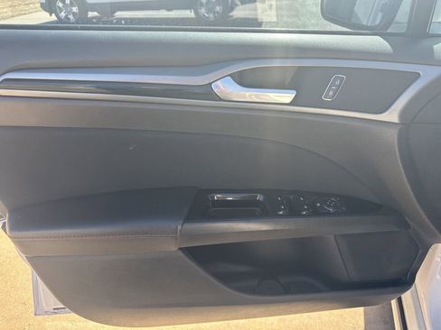 Used 2016 Ford Fusion SE w/ Equipment Group 201A image 16