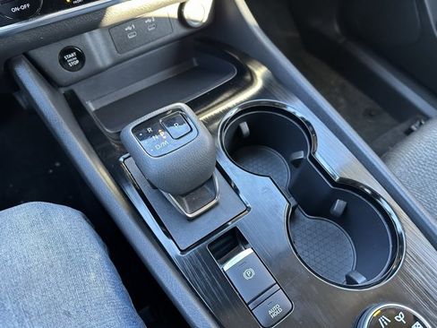 Used 2024 Nissan Rogue SV image 33