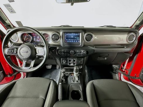 Used 2020 Jeep Wrangler Unlimited Sahara image 34