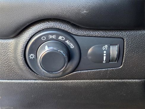 Used 2024 Dodge Durango GT image 28