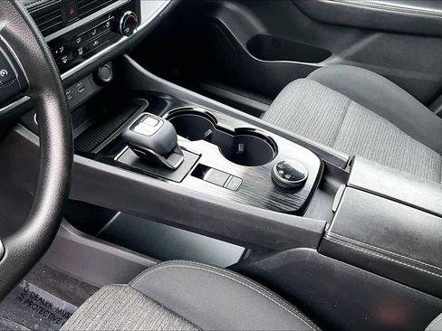 Used 2021 Nissan Rogue S image 16