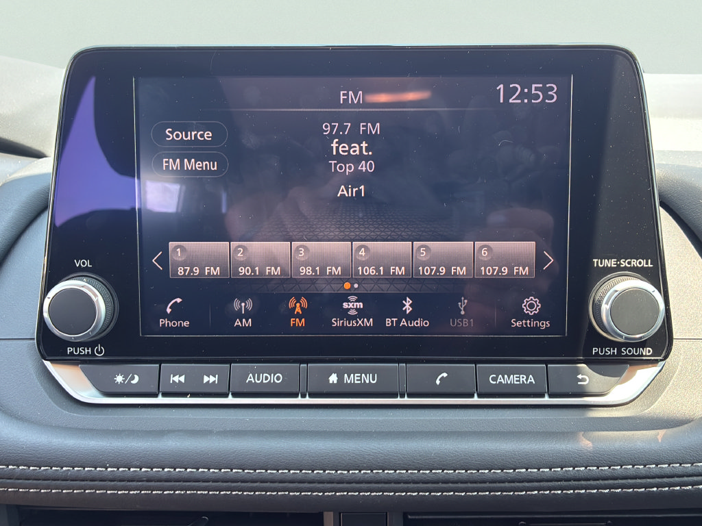 Used 2025 Nissan Rogue S FWD image 30
