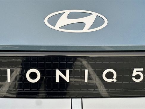 New 2026 Hyundai Ioniq 5 SEL image 9