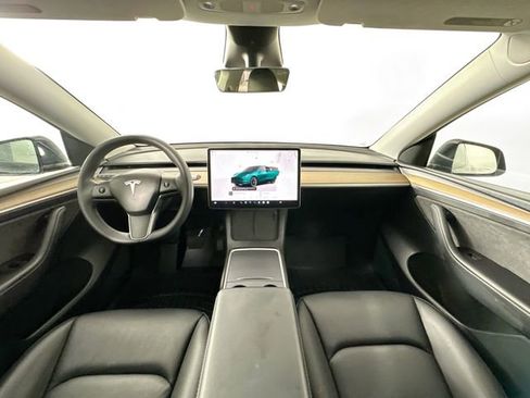 Used 2023 Tesla Model Y Long Range image 3