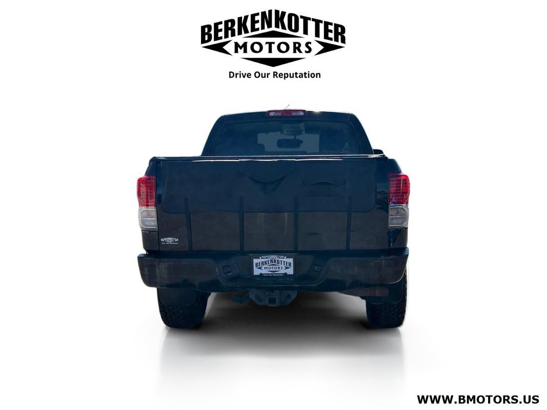 Used 2011 Toyota Tundra 4x4 CrewMax image 4