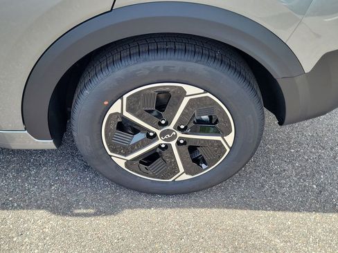New 2026 Kia Niro LX FWD image 36