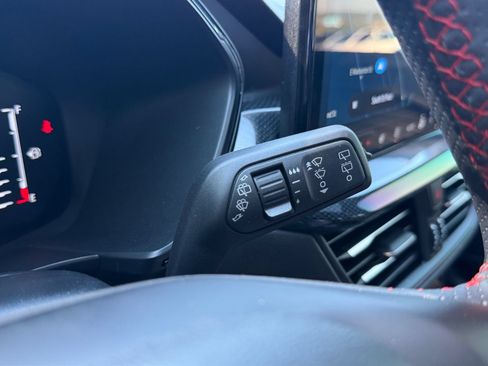 Used 2024 Ford Escape ST-Line w/ Tech Pack #1 AWD/4WD image 32