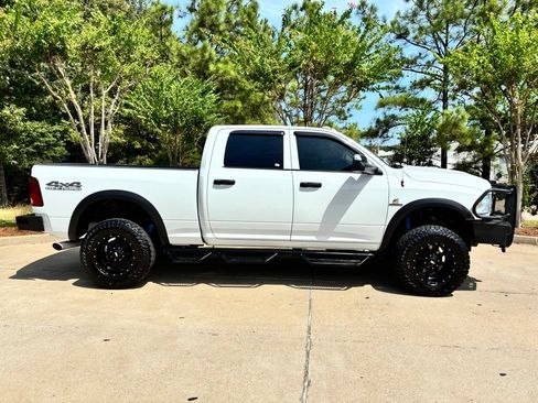 Used 2018 RAM 2500 Tradesman w/ Chrome Appearance Group AWD/4WD image 8