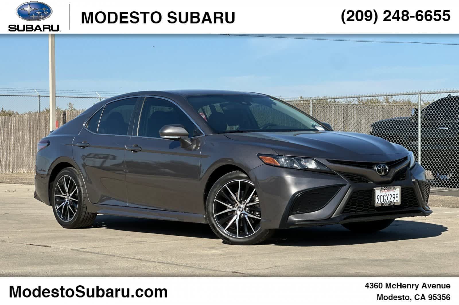 Used 2022 Toyota Camry SE w/ Carpet Mat Package (TMS) FWD image 1