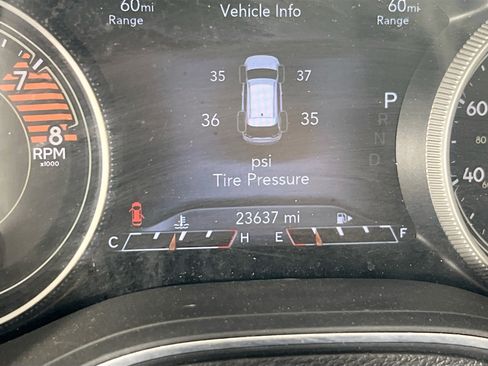Used 2022 Jeep Cherokee Trailhawk AWD/4WD image 12