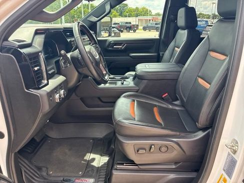 Used 2025 GMC Sierra 2500 AT4 w/ AT4 Premium Plus Package AWD/4WD image 17