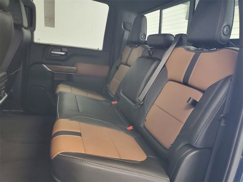 Used 2022 Chevrolet Silverado 2500 High Country image 28