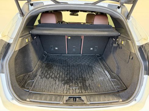 Used 2018 Jaguar F-PACE S image 32