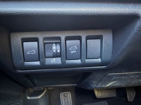 Used 2023 Subaru Outback Premium AWD/4WD image 17