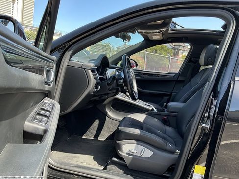 Used 2020 Porsche Macan AWD/4WD image 8