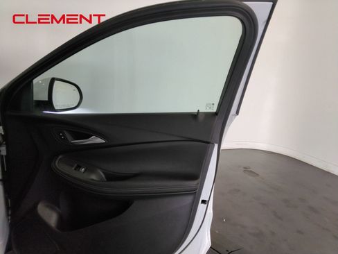 Used 2025 Buick Encore GX Preferred image 38