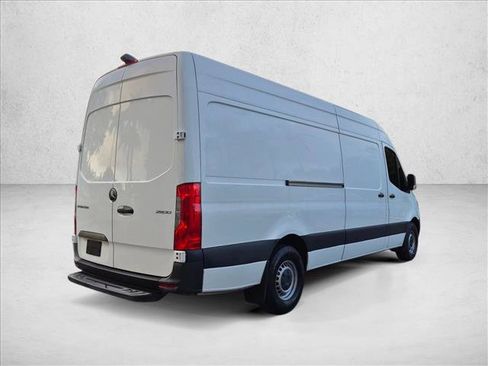 Used 2022 Mercedes-Benz Sprinter 2500 image 5