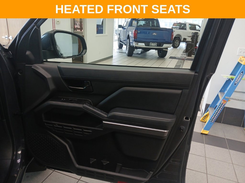 Used 2024 Toyota Tacoma SR5 AWD/4WD image 15
