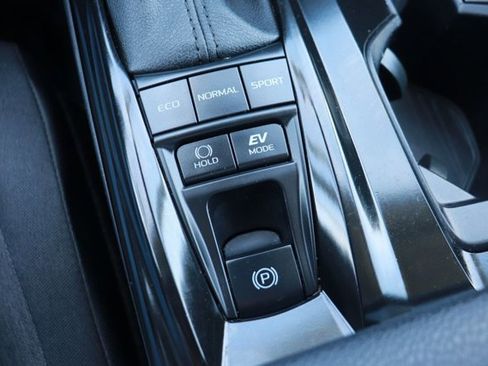 Used 2025 Toyota Camry LE image 17