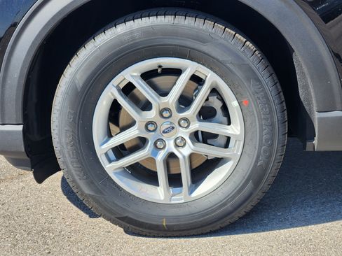 New 2026 Ford Explorer Active w/ Active Comfort Package RWD image 8