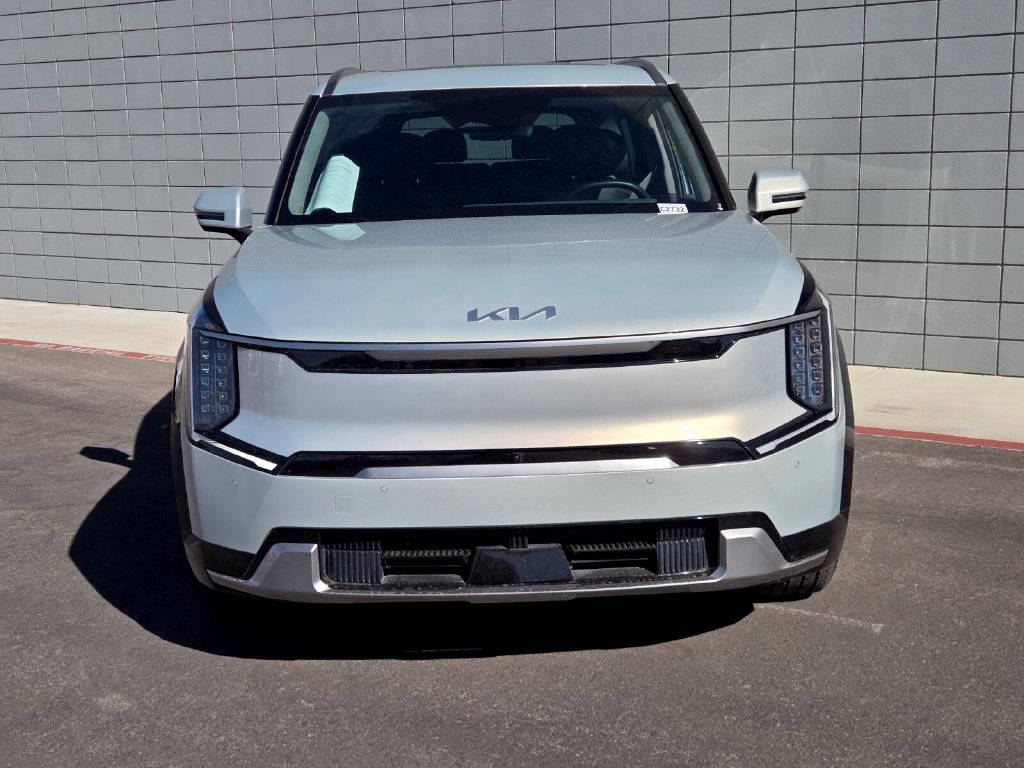 Used 2024 Kia EV9 Land AWD/4WD image 8